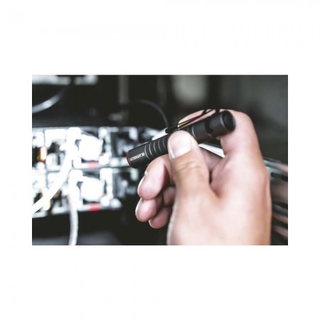 Torcia Ultibright 50 CREE XP-E2 R5 100lm IP65: Luminosità e Resistenza | EMOS P3150