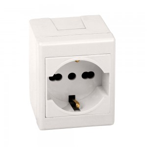 SCATOLA A PARETE CON PRESA...